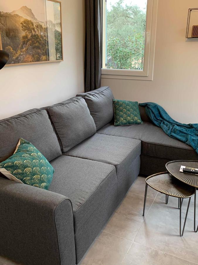 Вилла Le Cabanon De Livia Avec Piscine Privee Кюкюрон Экстерьер фото