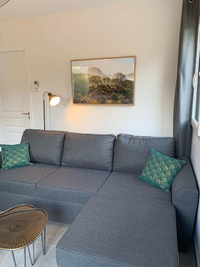 Вилла Le Cabanon De Livia Avec Piscine Privee Кюкюрон Экстерьер фото